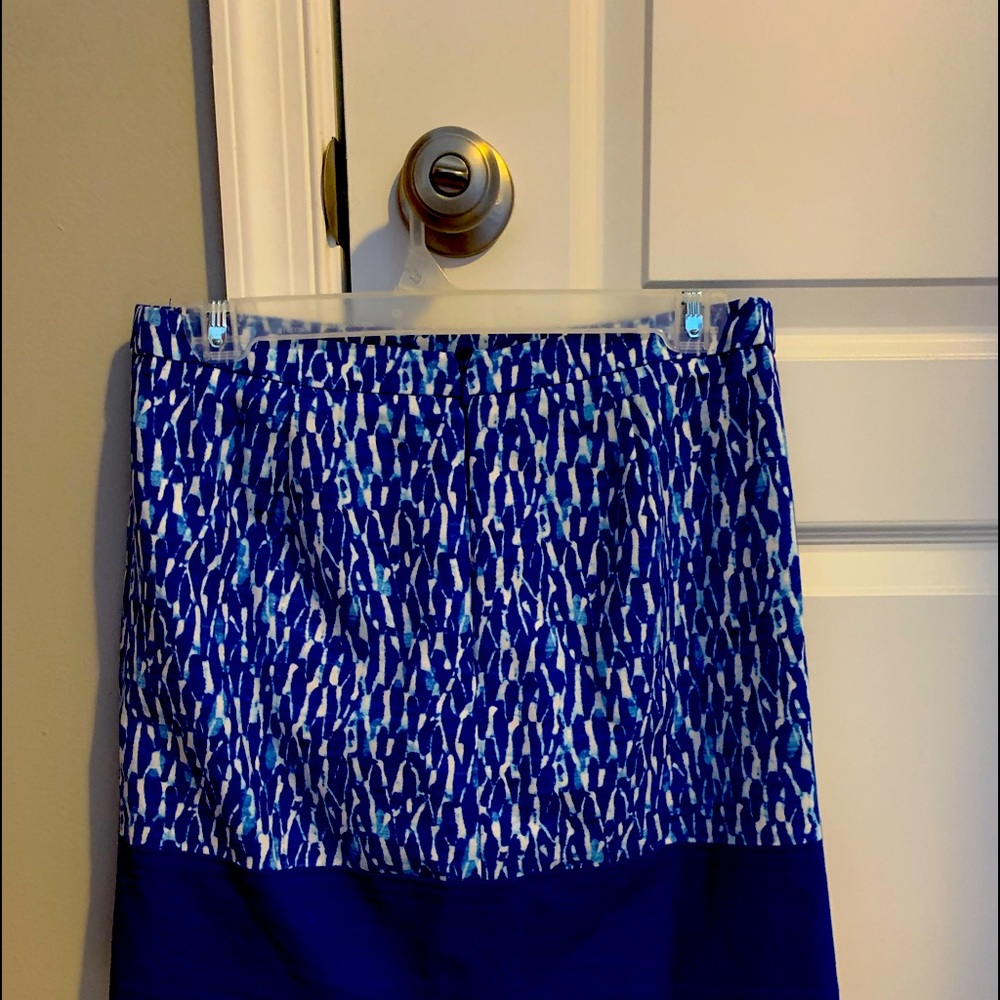 Michael Kors fun summer print skirt! Straight style, above knee.
